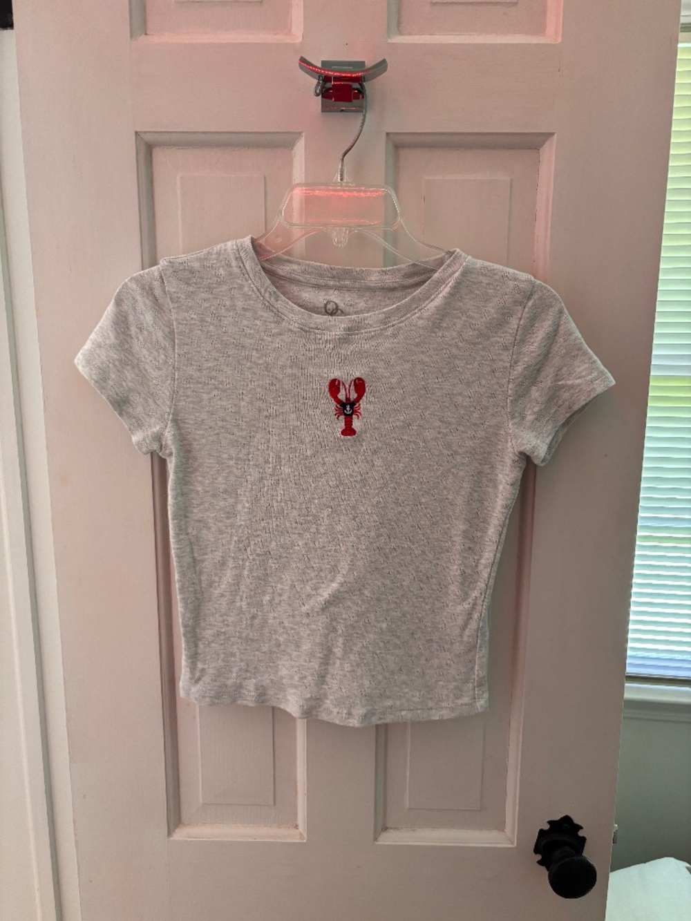 Grey Lobster tee